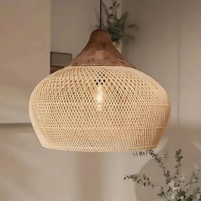 SolsticeGlow – Suspension en rotin tressé à la main pour une ambiance bohème et chaleureuse