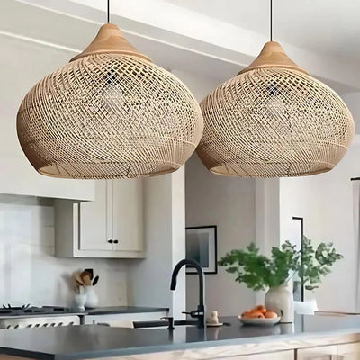SolsticeGlow – Suspension en rotin tressé à la main pour une ambiance bohème et chaleureuse