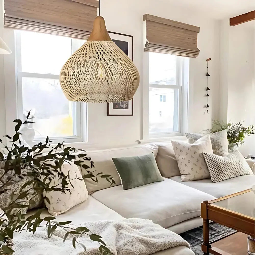 SolsticeGlow – Suspension en rotin tressé à la main pour une ambiance bohème et chaleureuse