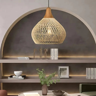 SolsticeGlow – Suspension en rotin tressé à la main pour une ambiance bohème et chaleureuse